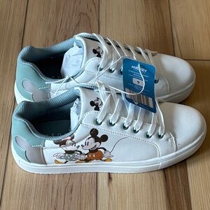 NWT! Disney Mickey and Friends White Women’s Sneakers